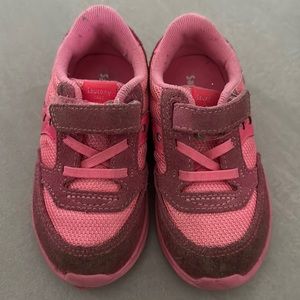 Girls Gym shoes size 6 1/2. Saucony brand
